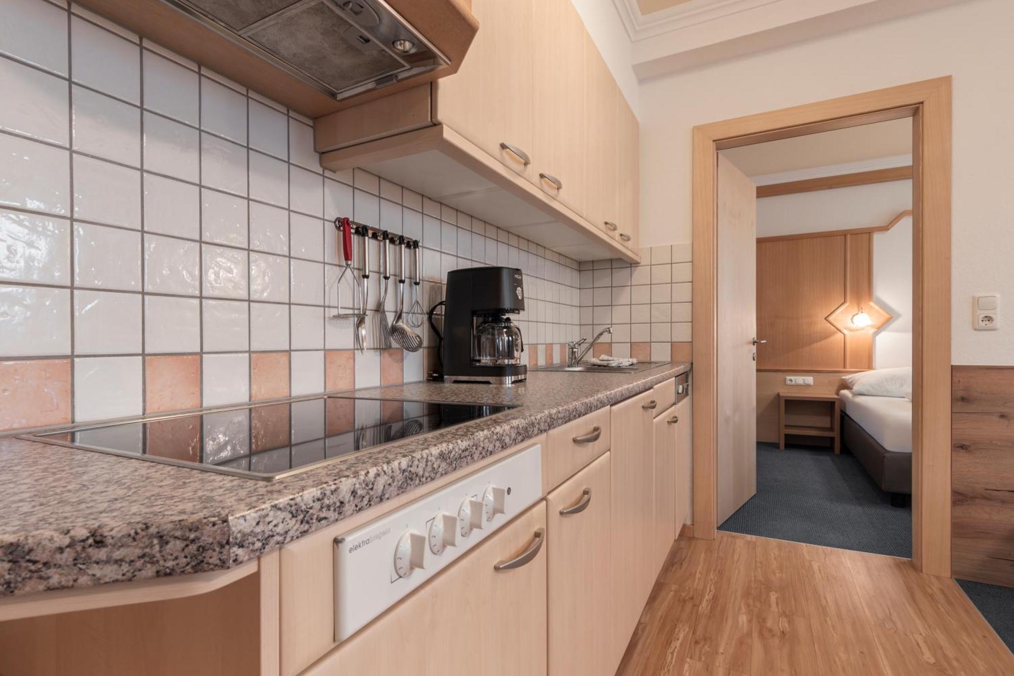 Schmid Rooms & Apartments Ишгъл Екстериор снимка