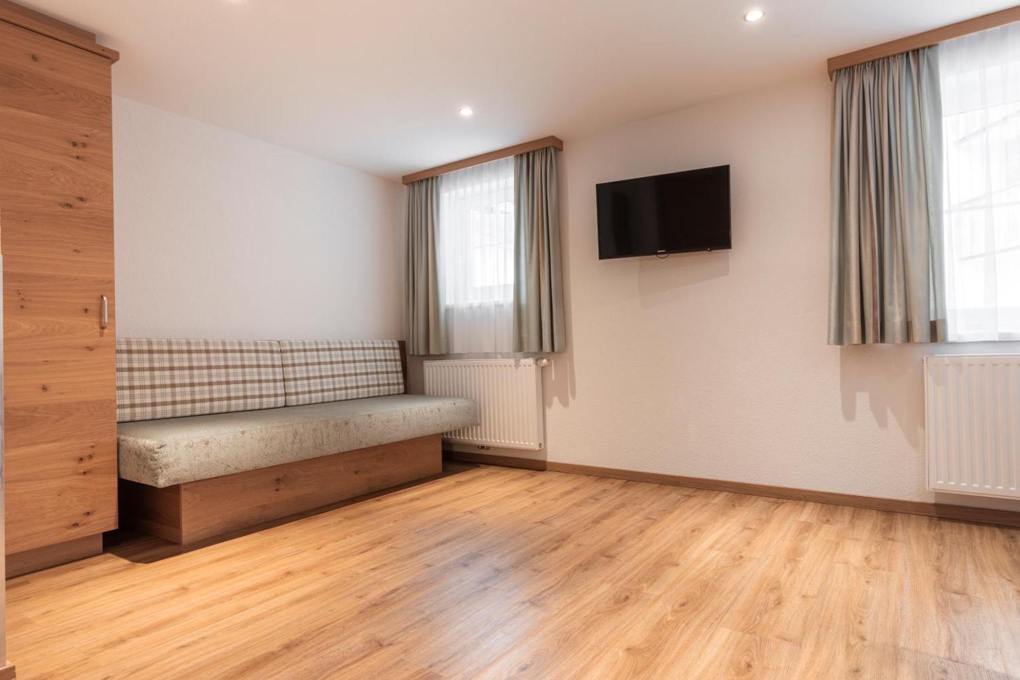 Schmid Rooms & Apartments Ишгъл Екстериор снимка