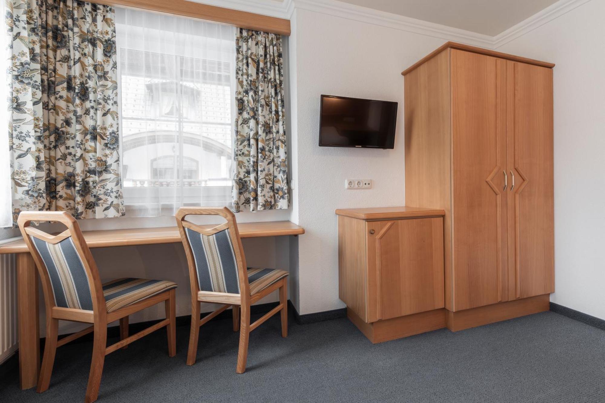 Schmid Rooms & Apartments Ишгъл Екстериор снимка