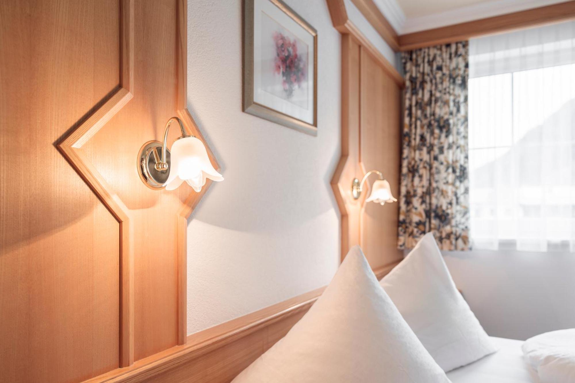 Schmid Rooms & Apartments Ишгъл Екстериор снимка