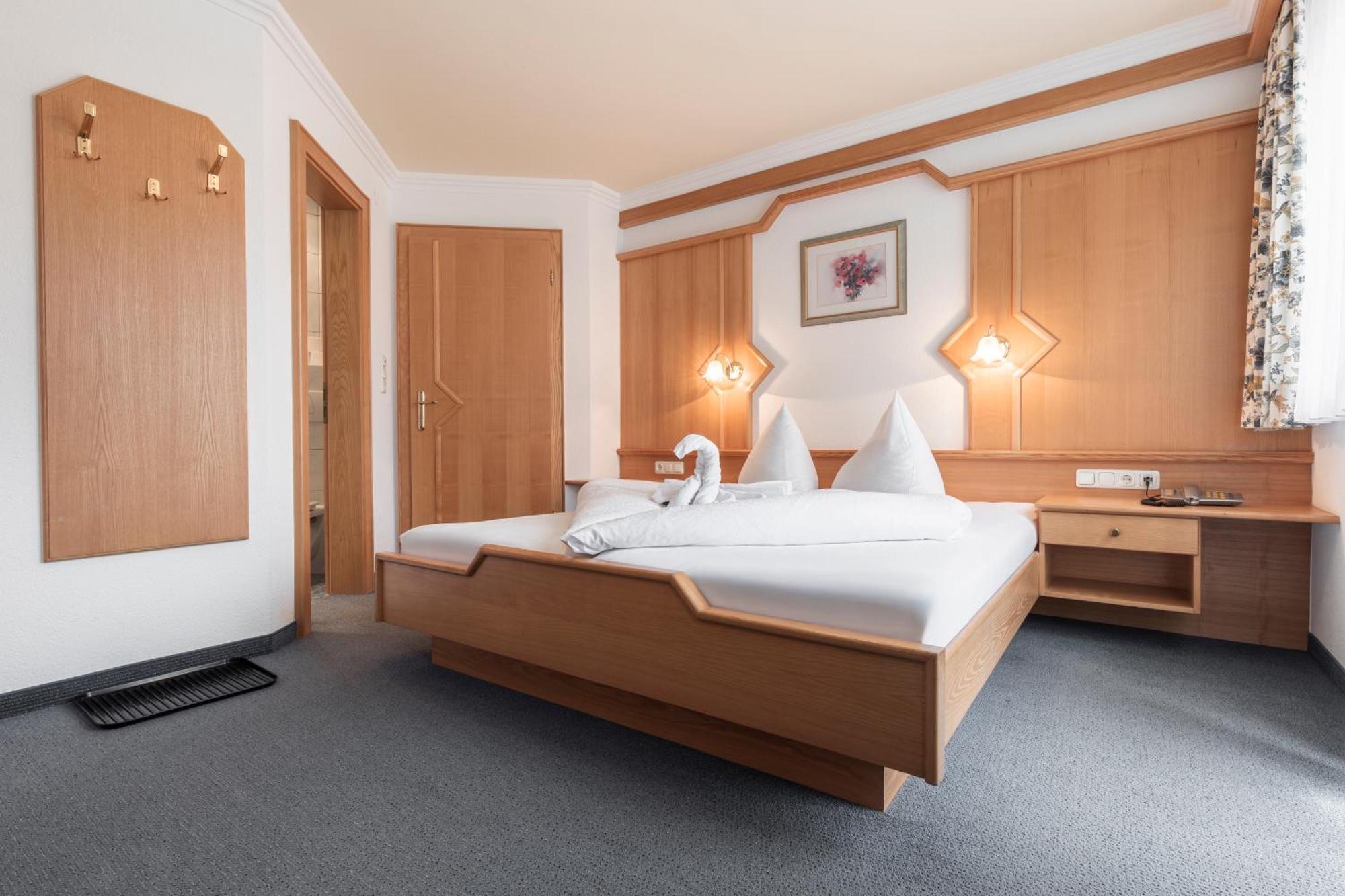 Schmid Rooms & Apartments Ишгъл Екстериор снимка